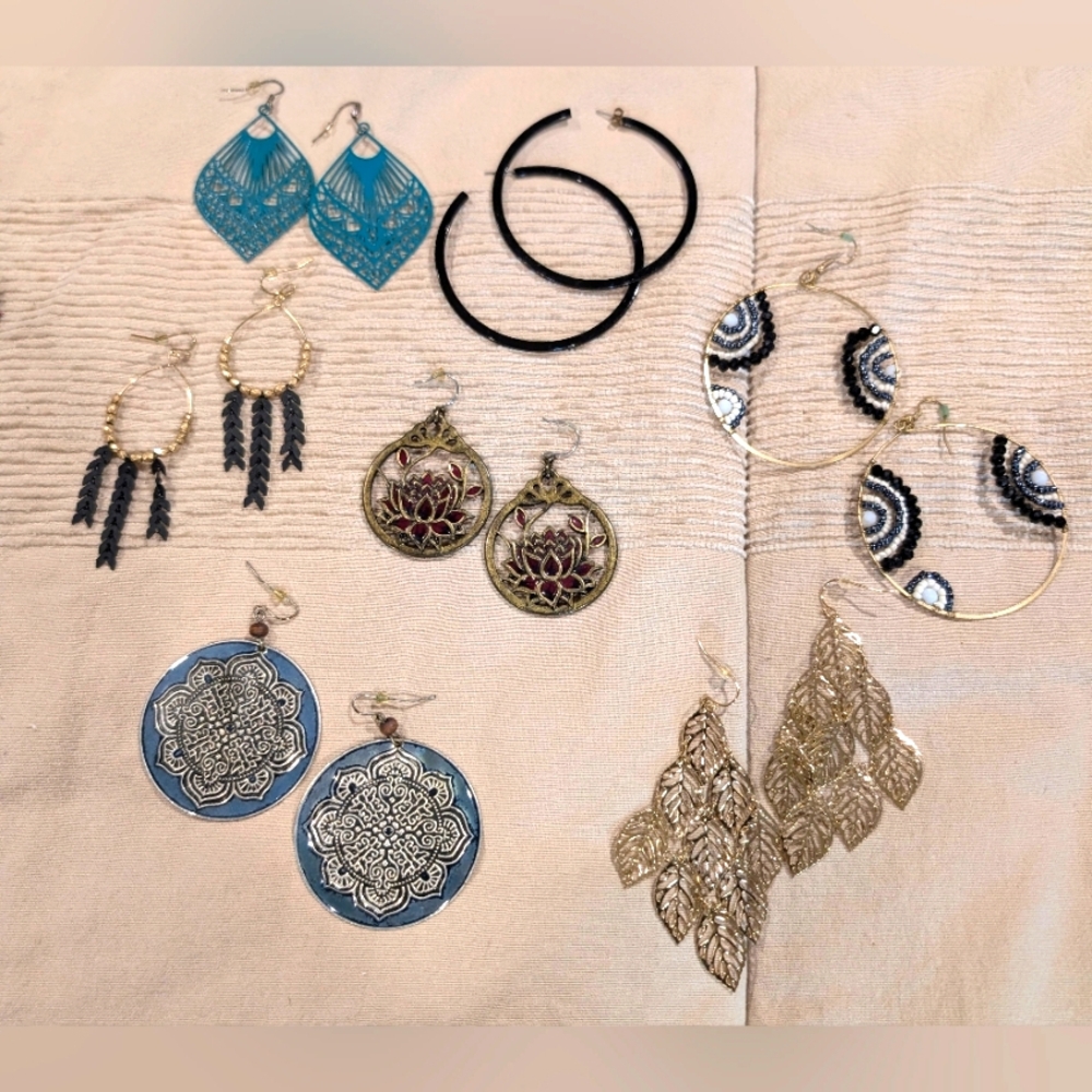 Elegant Women's Earrings Set